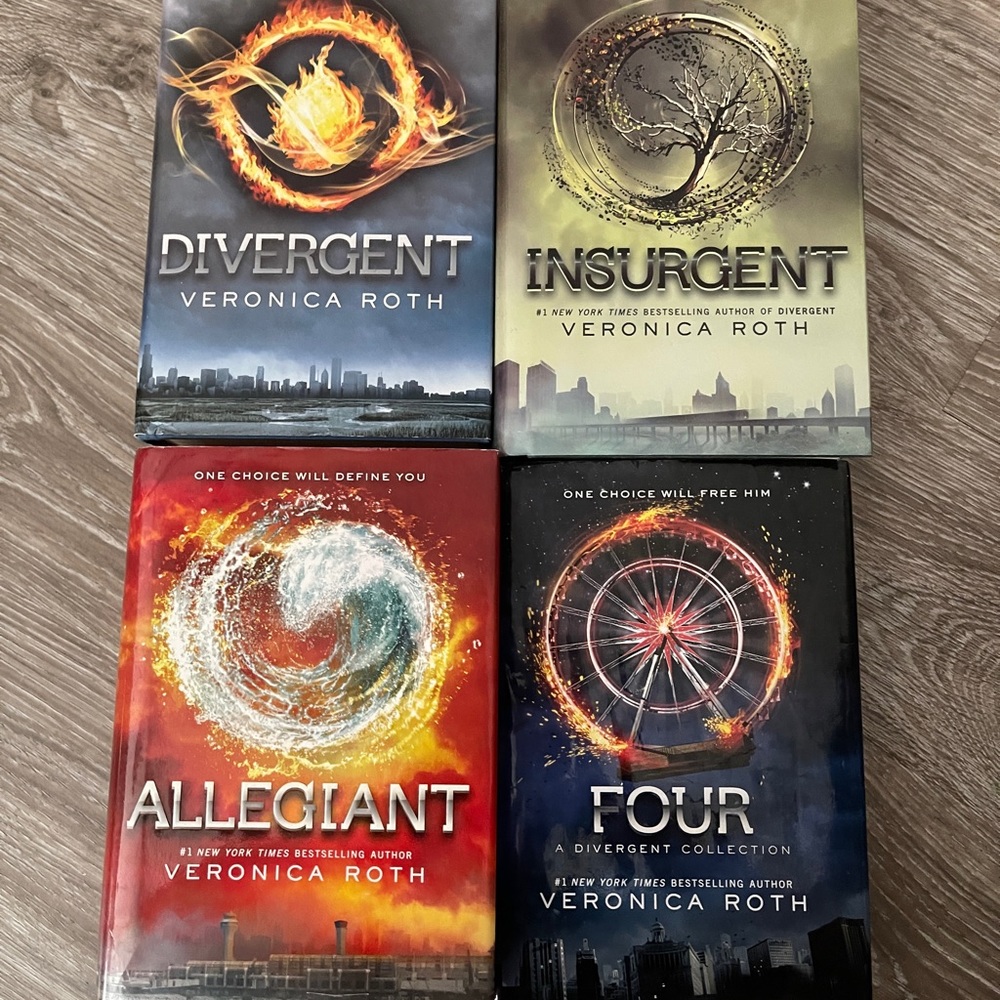Divergent Book Bundle by Veronica Roth